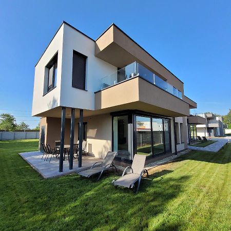Апартаменти Zea Apartmanhaz Балатонфеньвеш Екстер'єр фото