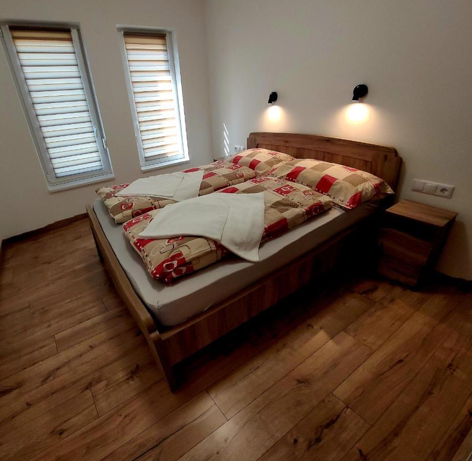 Апартаменти Zea Apartmanhaz Балатонфеньвеш Екстер'єр фото