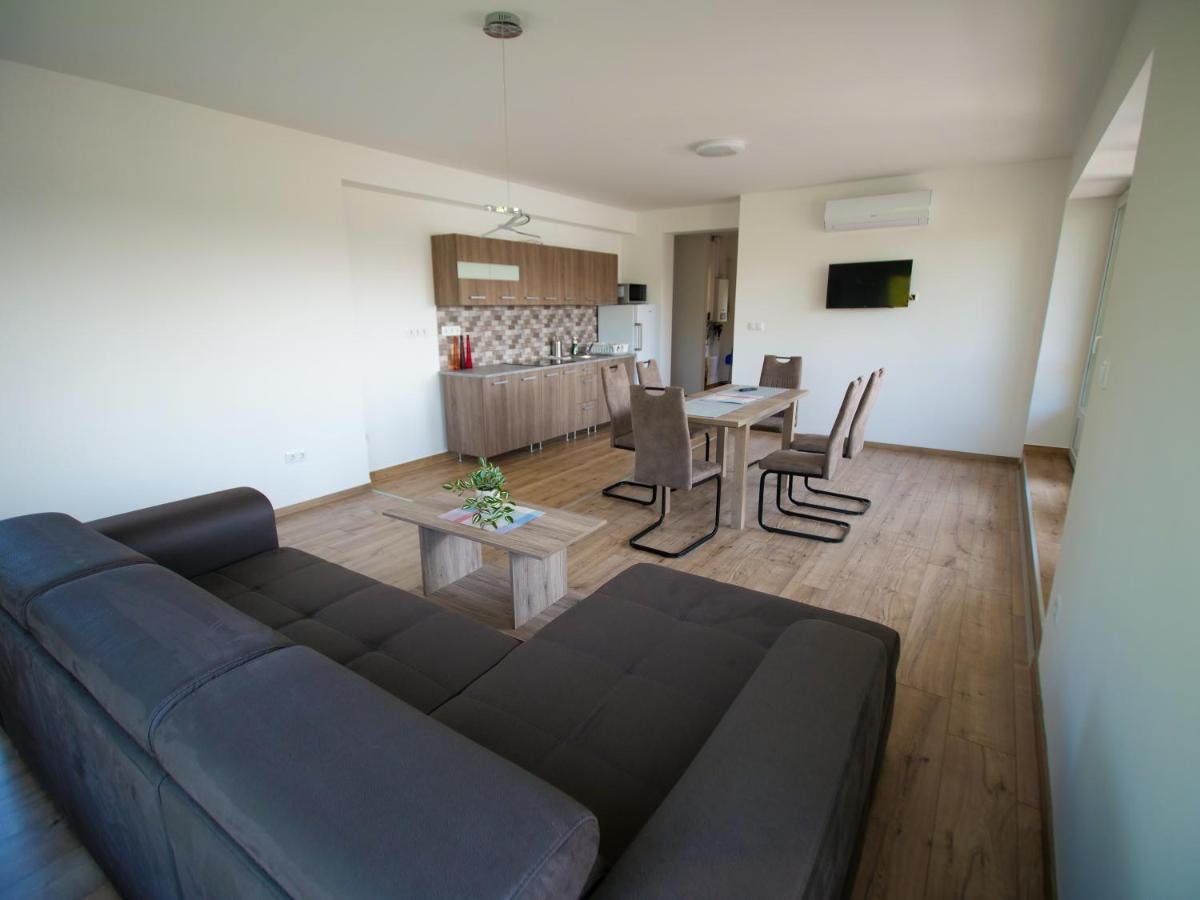 Апартаменти Zea Apartmanhaz Балатонфеньвеш Екстер'єр фото
