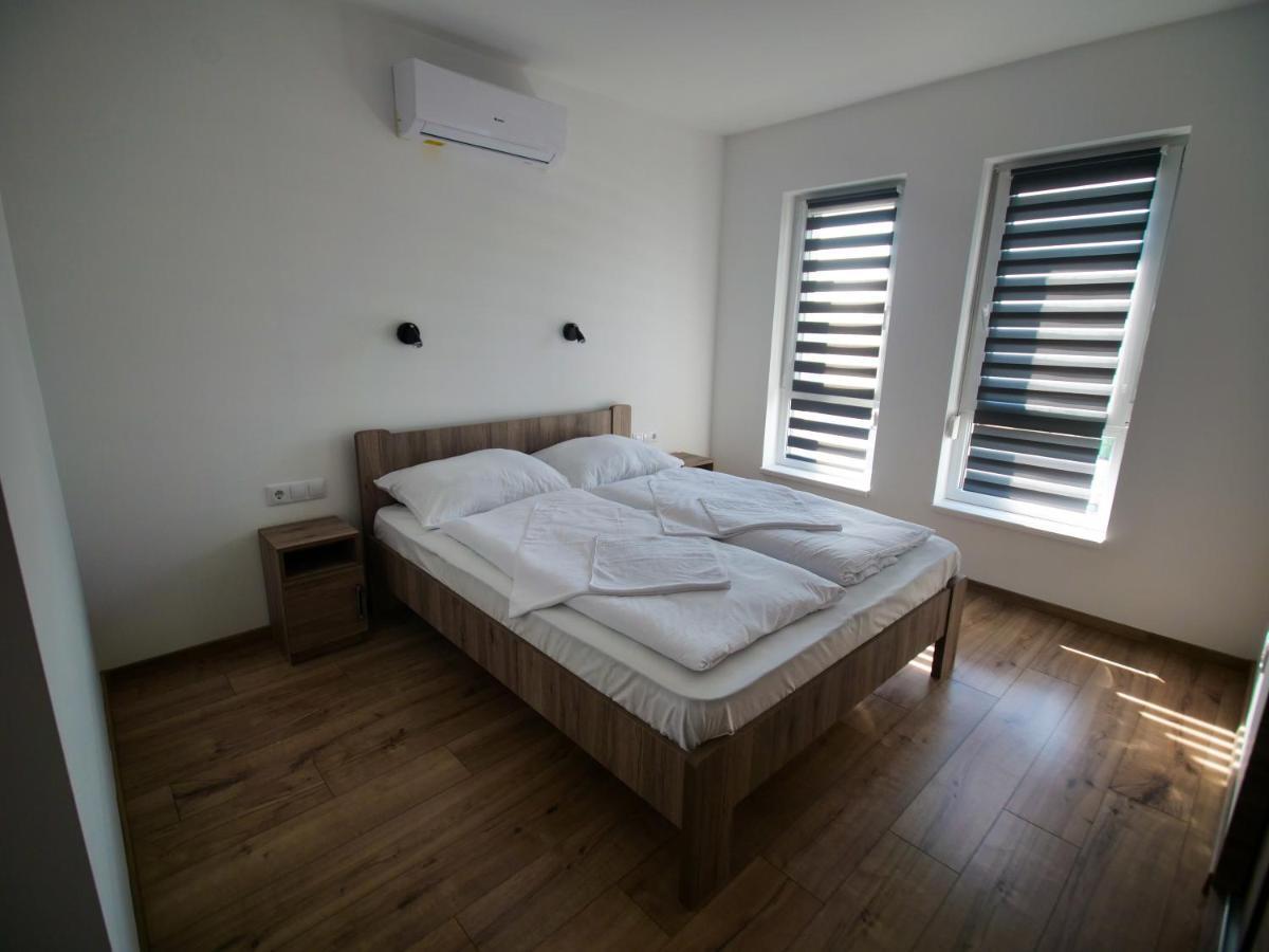 Апартаменти Zea Apartmanhaz Балатонфеньвеш Екстер'єр фото