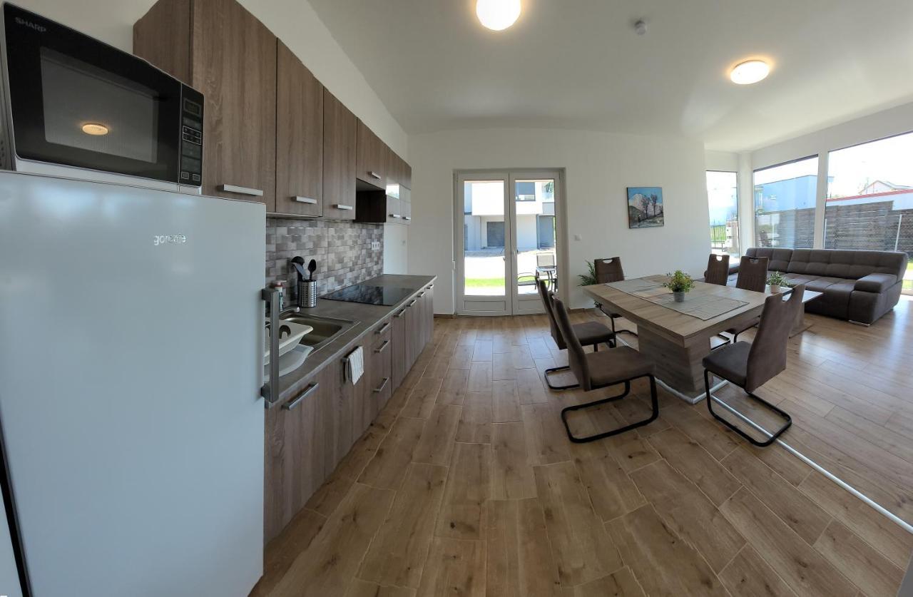 Апартаменти Zea Apartmanhaz Балатонфеньвеш Екстер'єр фото