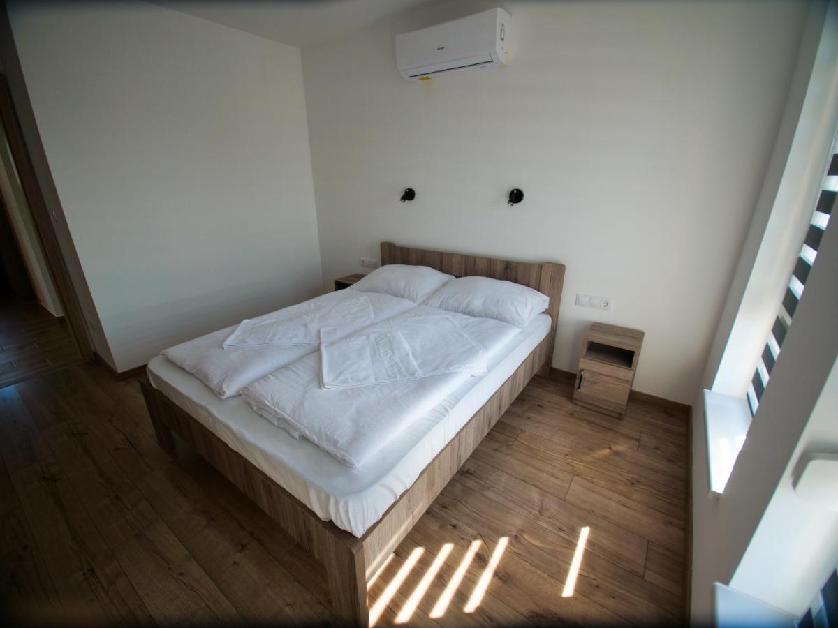Апартаменти Zea Apartmanhaz Балатонфеньвеш Екстер'єр фото