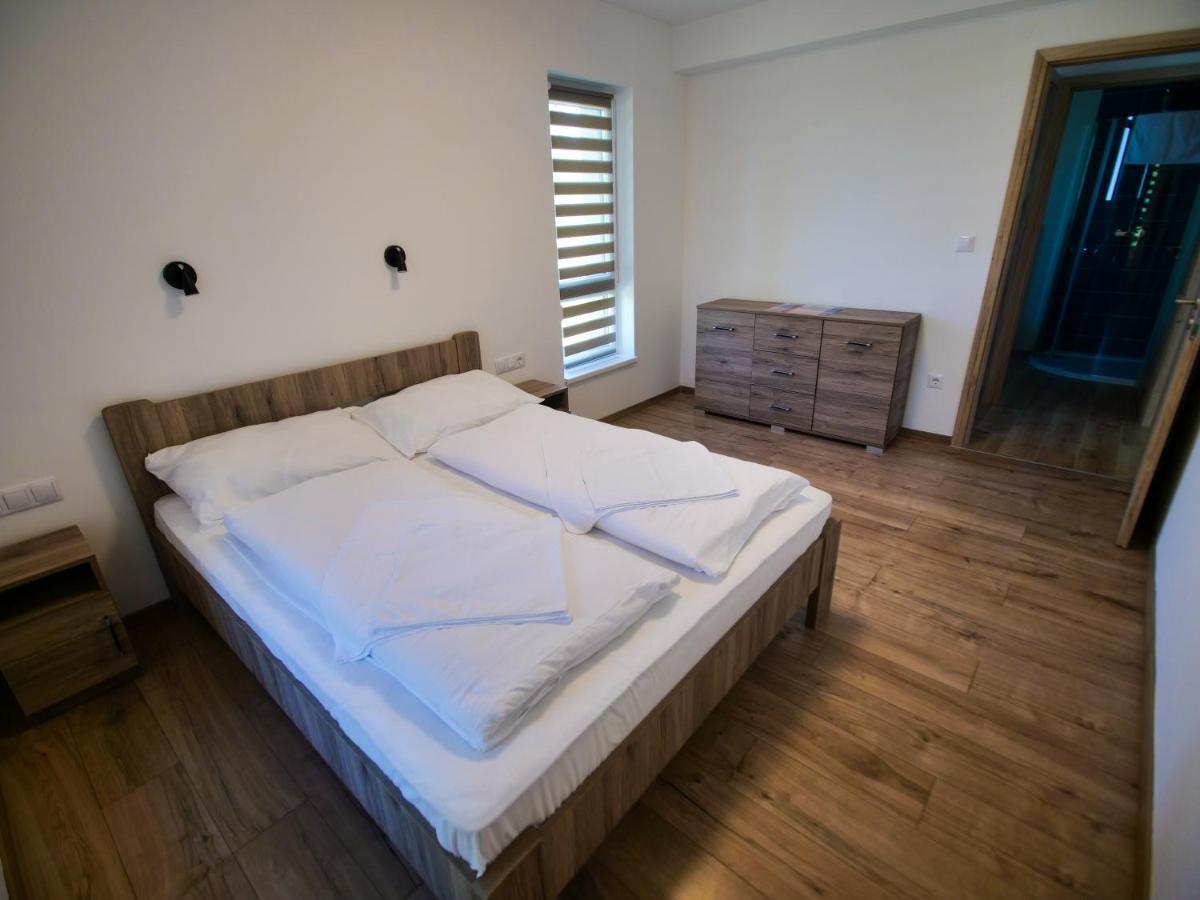 Апартаменти Zea Apartmanhaz Балатонфеньвеш Екстер'єр фото