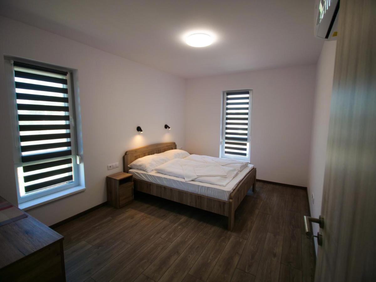 Апартаменти Zea Apartmanhaz Балатонфеньвеш Екстер'єр фото