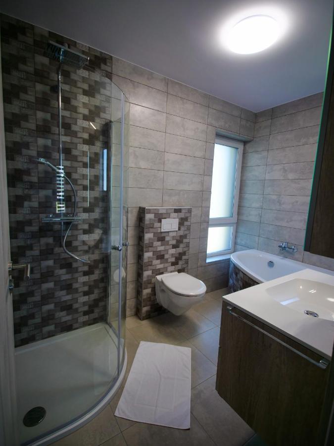 Апартаменти Zea Apartmanhaz Балатонфеньвеш Екстер'єр фото
