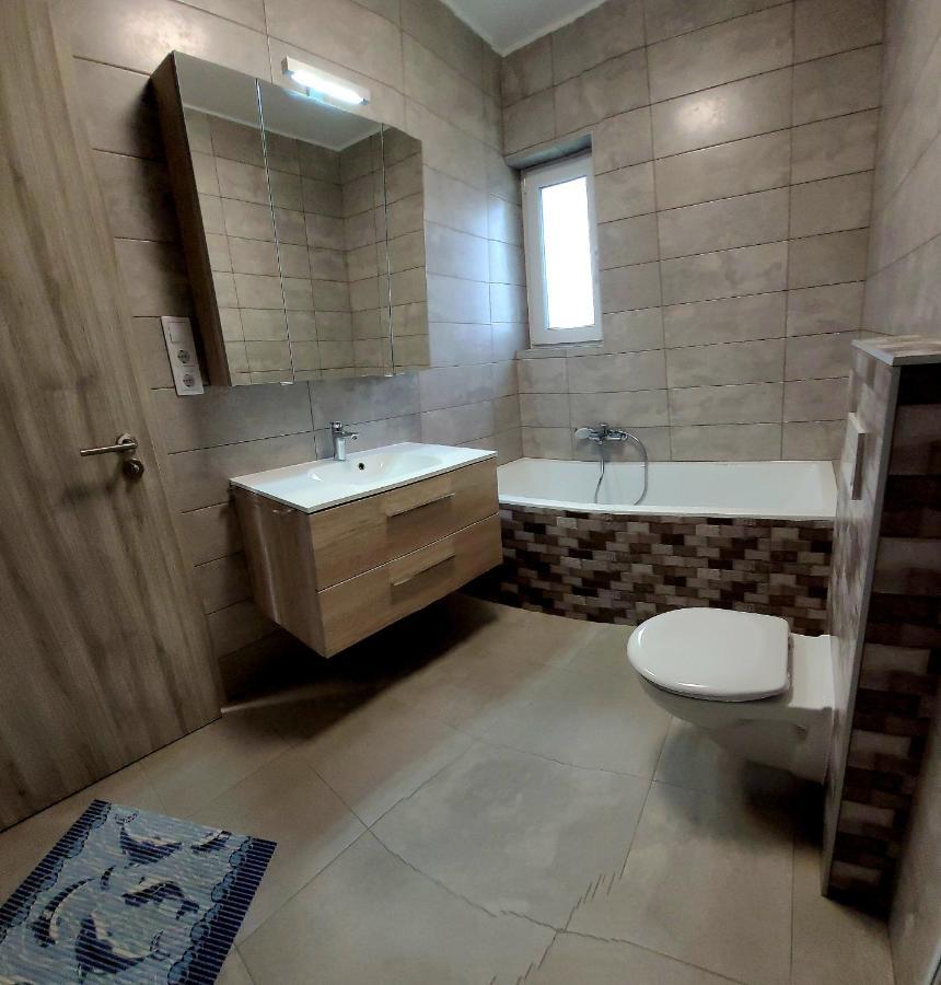 Апартаменти Zea Apartmanhaz Балатонфеньвеш Екстер'єр фото