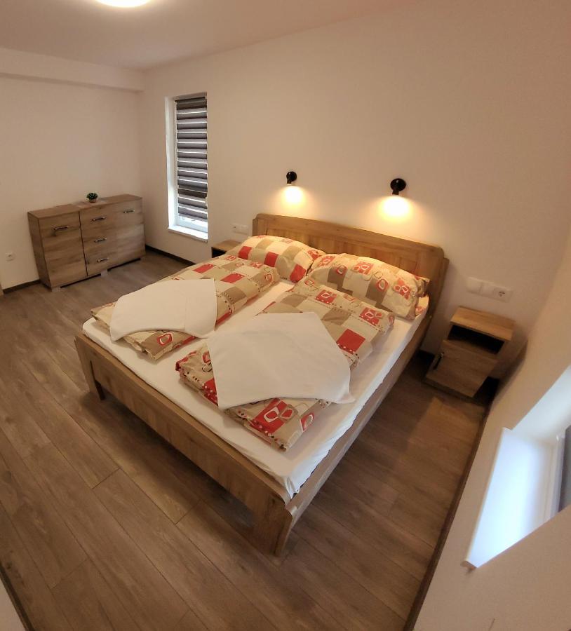 Апартаменти Zea Apartmanhaz Балатонфеньвеш Екстер'єр фото